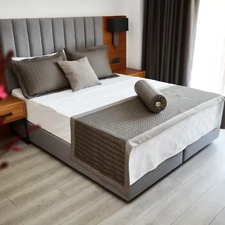 Ruwais Hotel Çeşme